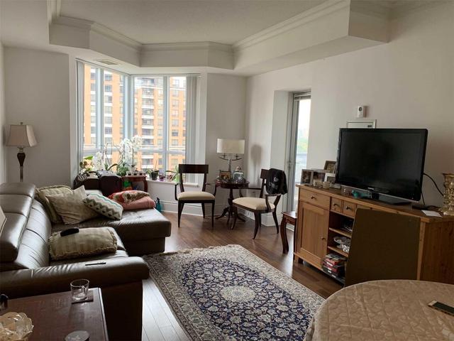 1522 - 500 Doris Ave, Condo with 2 bedrooms, 2 bathrooms and 1 parking in Toronto ON | Image 2