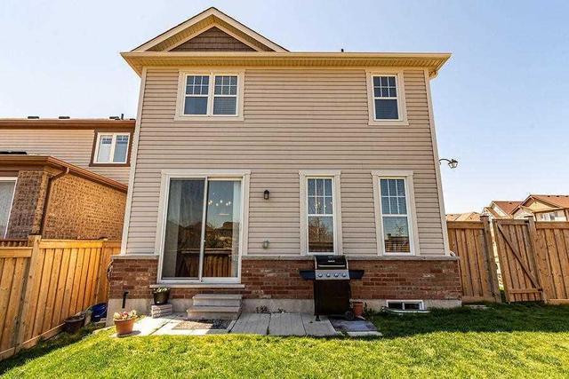 1001 Tock Clse, House detached with 3 bedrooms, 3 bathrooms and 6 parking in Milton ON | Image 35