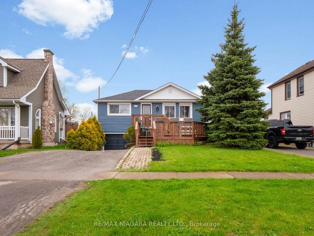221 Beatrice St, House detached with 3 bedrooms, 3 bathrooms and 3 parking in Welland ON | Image 1