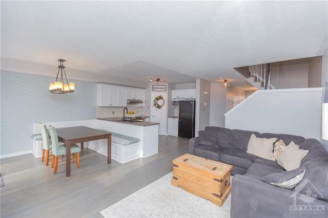 1537 Demeter Street, Townhouse with 3 bedrooms, 2 bathrooms and 3 parking in Ottawa ON | Image 5