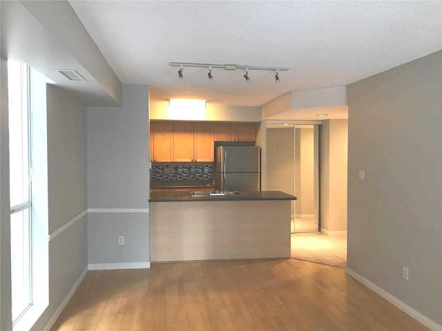 209 - 188 Redpath Ave, Condo with 2 bedrooms, 2 bathrooms and 1 parking in Toronto ON | Image 5