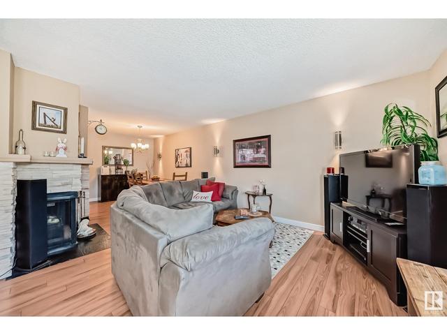 5876 172 St Nw, House attached with 2 bedrooms, 1 bathrooms and null parking in Edmonton AB | Image 4