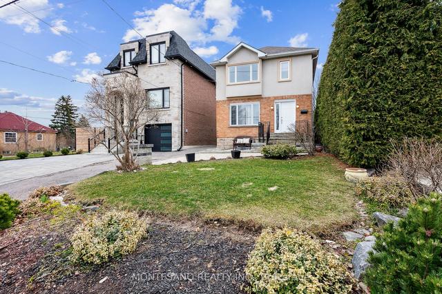 33 Lockheed Blvd, House detached with 3 bedrooms, 3 bathrooms and 4 parking in Toronto ON | Image 1