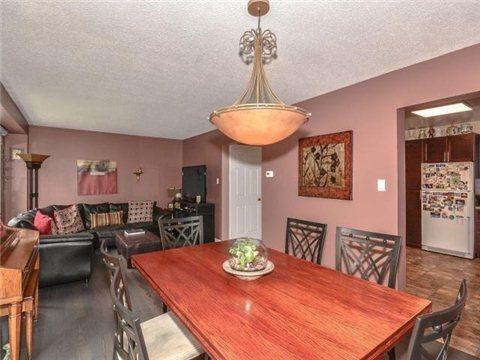 479 Aberfoyle Crt, House detached with 3 bedrooms, 2 bathrooms and 2 parking in Mississauga ON | Image 11