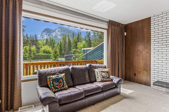 214 Marmot Place, House detached with 3 bedrooms, 1 bathrooms and 2 parking in Banff AB | Image 37