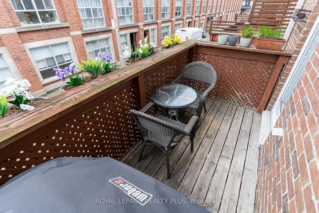 25 Pear Tree Mews, House attached with 3 bedrooms, 3 bathrooms and 1 parking in Toronto ON | Image 14