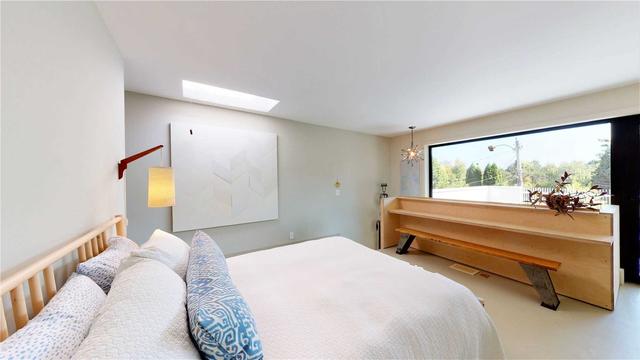 35 Annette St, House detached with 2 bedrooms, 3 bathrooms and 0 parking in Toronto ON | Image 11