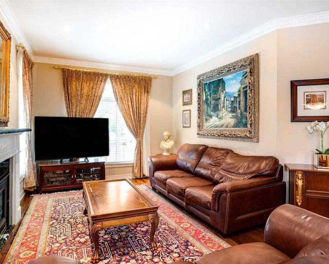 30 Amelynn Cres N, House detached with 4 bedrooms, 4 bathrooms and 6 parking in Vaughan ON | Image 11