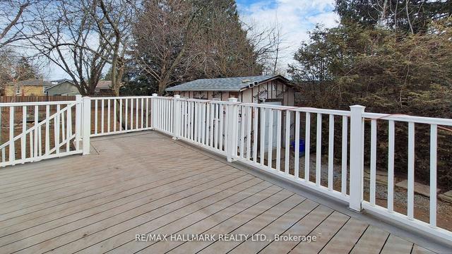 93 Poplar Rd, House detached with 2 bedrooms, 2 bathrooms and 4 parking in Toronto ON | Image 15