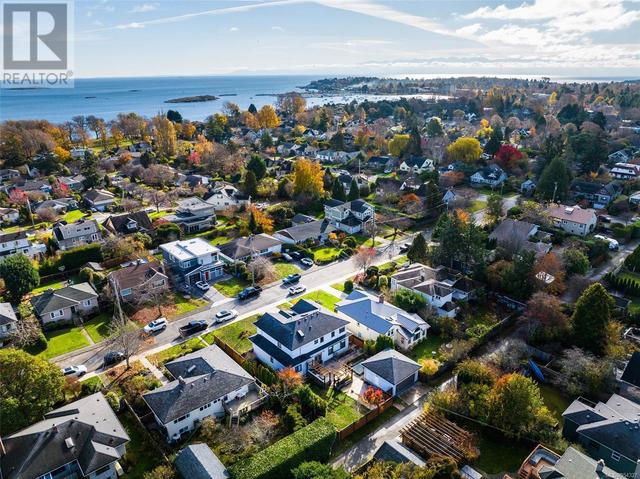2328 Dunlevy St, House detached with 7 bedrooms, 7 bathrooms and 6 parking in Oak Bay BC | Image 72