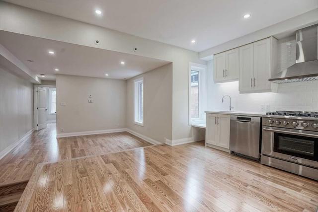 354 Brunswick Ave, House semidetached with 6 bedrooms, 4 bathrooms and null parking in Toronto ON | Image 13