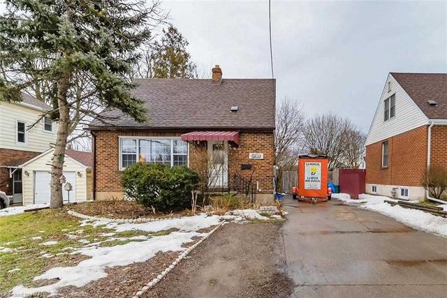 5654 Drummond Rd, House detached with 3 bedrooms, 2 bathrooms and 4 parking in Niagara Falls ON | Image 1
