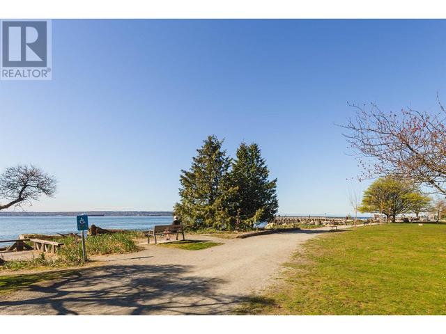 102 - 1750 Esquimalt Avenue, Condo with 2 bedrooms, 1 bathrooms and 1 parking in West Vancouver BC | Image 22