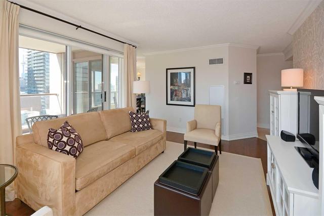 2007 - 909 Bay St, Condo with 2 bedrooms, 2 bathrooms and 1 parking in Toronto ON | Image 10