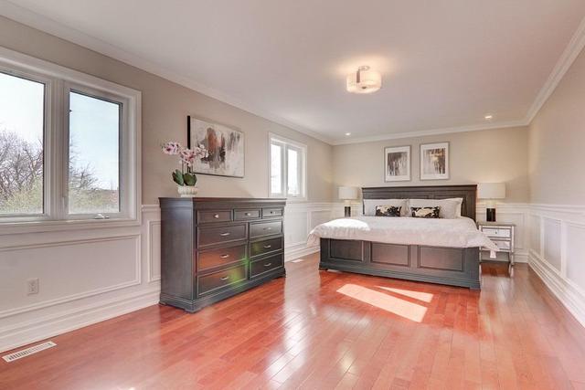 2219 Towne Blvd, House detached with 4 bedrooms, 4 bathrooms and 6 parking in Oakville ON | Image 9