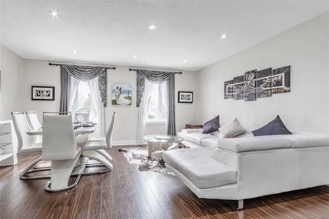 94 Centre St N, House semidetached with 3 bedrooms, 2 bathrooms and 4 parking in Brampton ON | Image 36