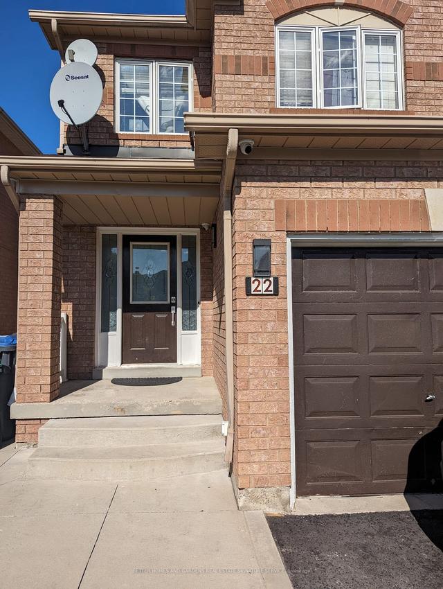 22 Baha Cres, House semidetached with 1 bedrooms, 2 bathrooms and 1 parking in Brampton ON | Image 1