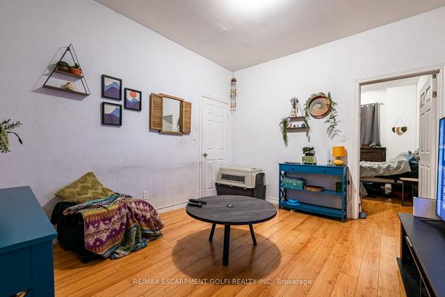 53 Cannon St W, House detached with 3 bedrooms, 2 bathrooms and 0 parking in Hamilton ON | Image 2