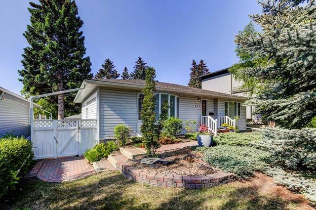 2919 12 Avenue Nw, House detached with 3 bedrooms, 2 bathrooms and 2 parking in Calgary AB | Image 1