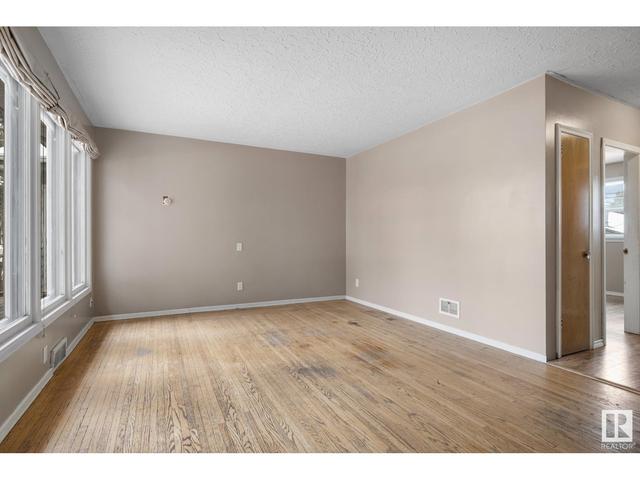 11112/11116 116 St Nw Nw, House attached with 2 bedrooms, 4 bathrooms and null parking in Edmonton AB | Image 10