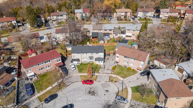 43 Templeton Crt, House semidetached with 3 bedrooms, 2 bathrooms and 2 parking in Toronto ON | Image 33