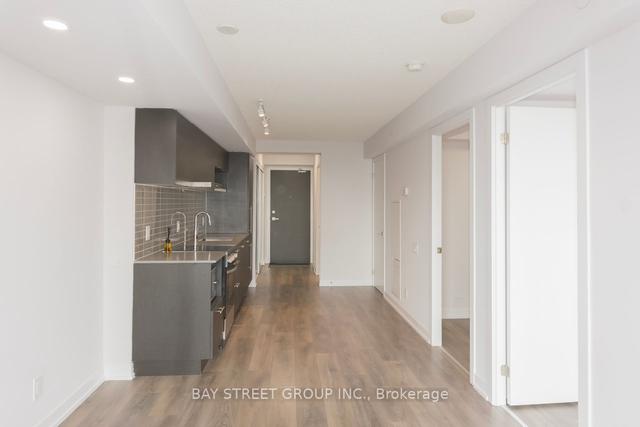 1706 - 365 Church St, Condo with 1 bedrooms, 1 bathrooms and 0 parking in Toronto ON | Image 4