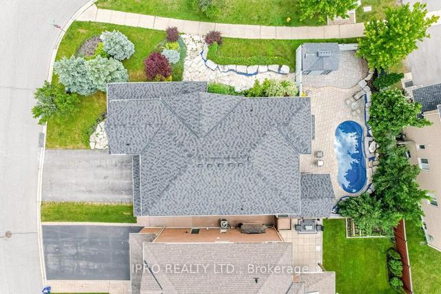 162 Corner Brook Cres, House detached with 4 bedrooms, 4 bathrooms and 6 parking in Vaughan ON | Image 34