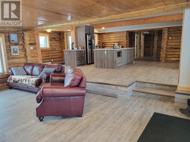 10523 Nithi Pit Road, House detached with 3 bedrooms, 1 bathrooms and null parking in Bulkley Nechako D BC | Image 7