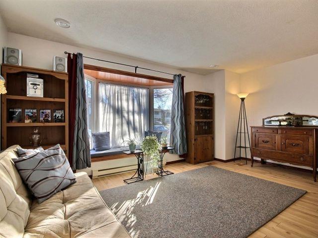 7 Homer Sq, House detached with 2 bedrooms, 2 bathrooms and 2 parking in Brampton ON | Image 2