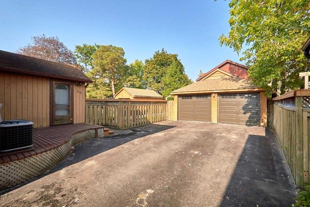 44 Brock St, House detached with 4 bedrooms, 2 bathrooms and 7 parking in Barrie ON | Image 9