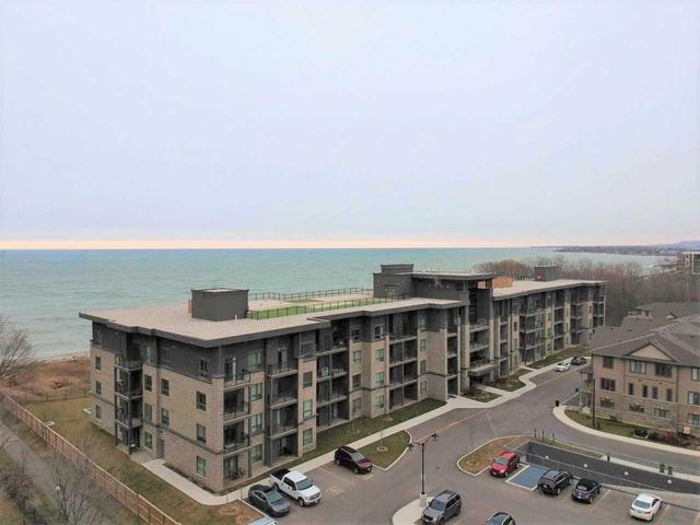 423 - 35 Southshore Cres, Condo with 2 bedrooms, 1 bathrooms and 1 parking in Hamilton ON | Image 1