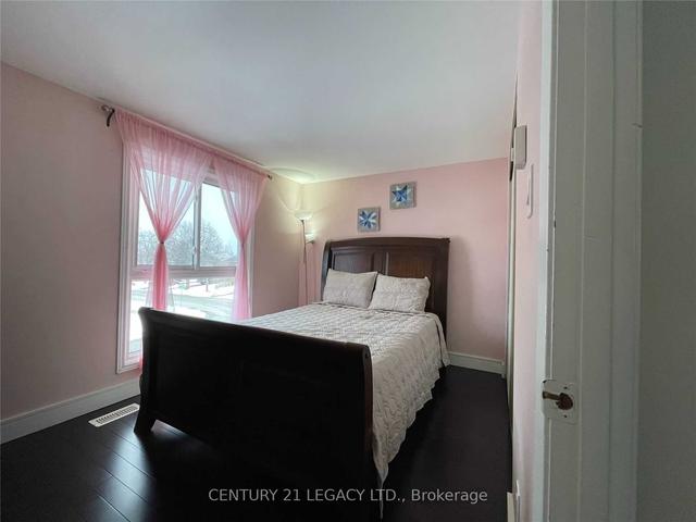 48 Jacobs Sq, House attached with 3 bedrooms, 2 bathrooms and 3 parking in Brampton ON | Image 23