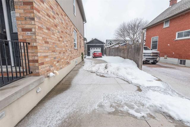 26 Fourth Ave, House semidetached with 3 bedrooms, 4 bathrooms and 7 parking in Kitchener ON | Image 30