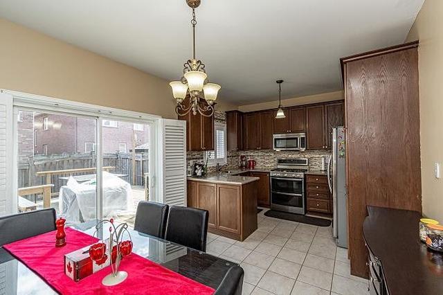234 Bussel Cres, House detached with 4 bedrooms, 4 bathrooms and 4 parking in Milton ON | Image 6
