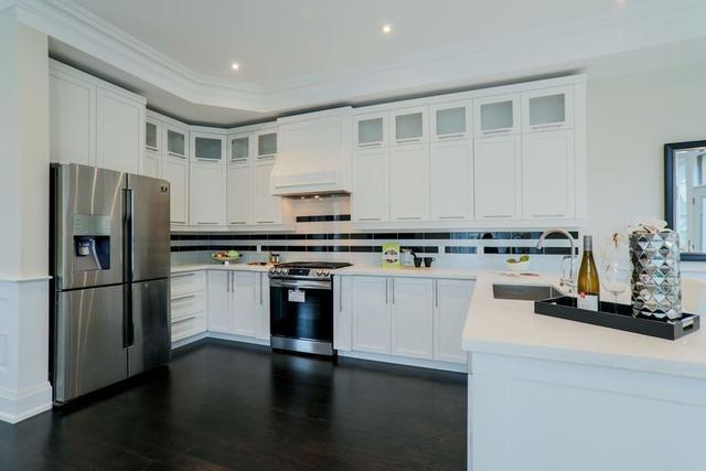 596 Willard Ave, House detached with 4 bedrooms, 5 bathrooms and 4 parking in Toronto ON | Image 4