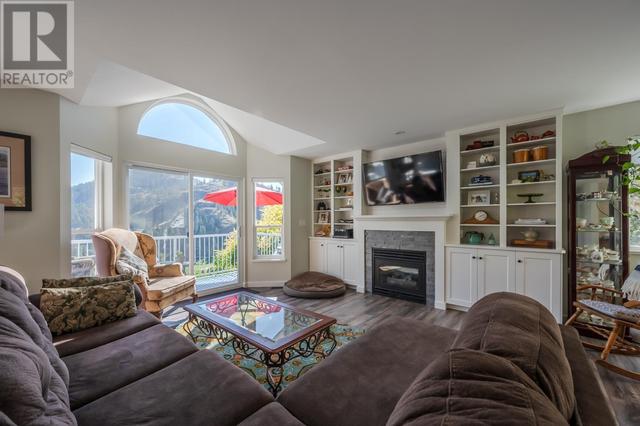 107 Uplands Drive, House detached with 5 bedrooms, 3 bathrooms and 2 parking in Okanagan Similkameen I BC | Image 5