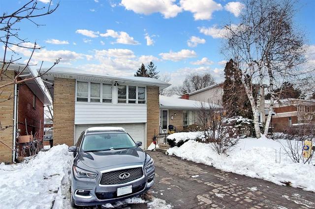 16 Stormont Ave, House detached with 4 bedrooms, 4 bathrooms and 4 parking in Toronto ON | Image 23