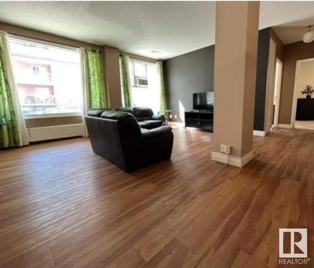 101 - 10160 116 St Nw, Condo with 2 bedrooms, 1 bathrooms and null parking in Edmonton AB | Card Image