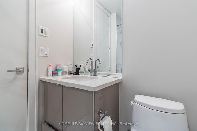 820 - 29 Queens Quay E, Condo with 1 bedrooms, 2 bathrooms and 1 parking in Toronto ON | Image 11