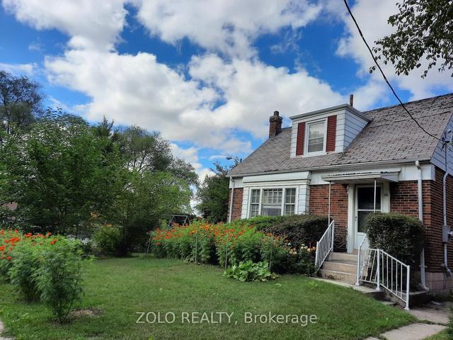 116 Clouston Ave, House detached with 3 bedrooms, 2 bathrooms and 3 parking in Toronto ON | Image 5