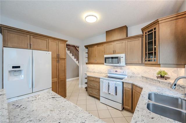 210 Hawkswood Drive, House detached with 4 bedrooms, 3 bathrooms and 4 parking in Kitchener ON | Image 14