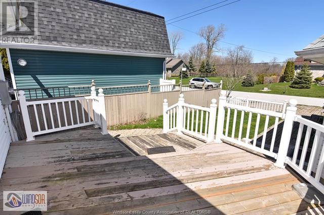 77 Willow Beach Road, House detached with 2 bedrooms, 1 bathrooms and null parking in Amherstburg ON | Image 7