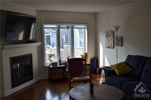 321 Ravenswood Way, Townhouse with 3 bedrooms, 3 bathrooms and 3 parking in Ottawa ON | Image 9
