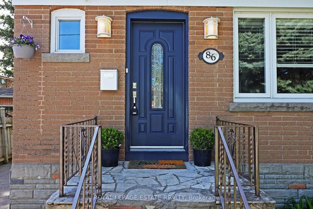86 Sharpe St, House detached with 2 bedrooms, 2 bathrooms and 2 parking in Toronto ON | Image 23