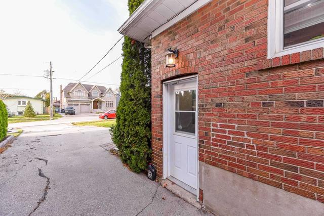 490 Avonwood Dr, House detached with 2 bedrooms, 2 bathrooms and 4 parking in Mississauga ON | Image 12