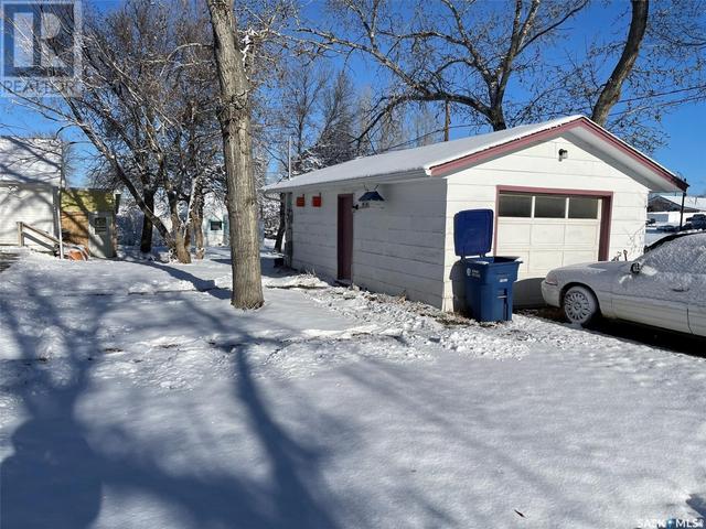 133 2nd Street W, House detached with 4 bedrooms, 3 bathrooms and null parking in Lafleche SK | Image 29