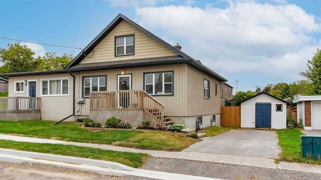 490 Bloor St E, House semidetached with 3 bedrooms, 2 bathrooms and 2 parking in Oshawa ON | Image 12