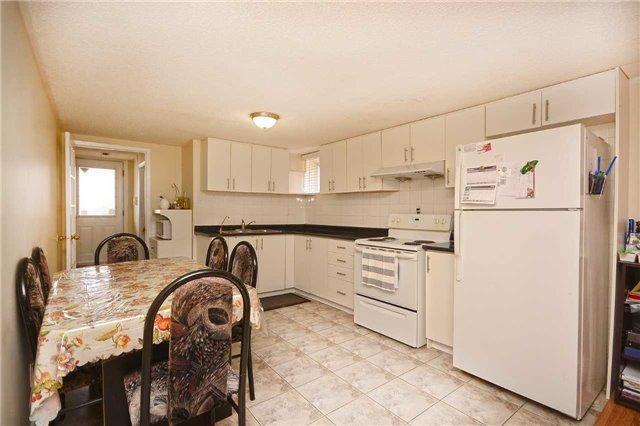208 Meadows Blvd, House semidetached with 3 bedrooms, 2 bathrooms and 3 parking in Mississauga ON | Image 15