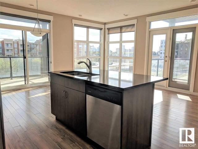 405 - 10518 113 St Nw, Condo with 2 bedrooms, 2 bathrooms and null parking in Edmonton AB | Image 2
