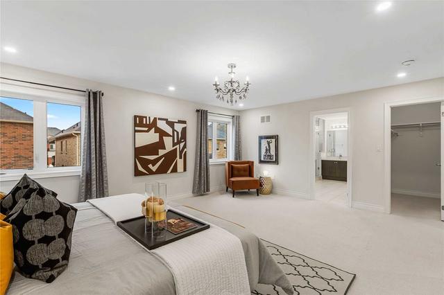 128 Helena Crt, House detached with 4 bedrooms, 4 bathrooms and 6 parking in Newmarket ON | Image 7